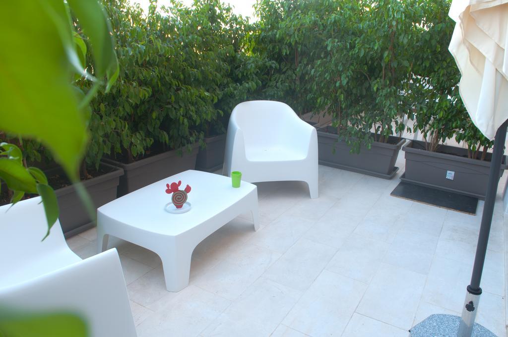 אוריסטאנו Four Rooms Guesthouse מראה חיצוני תמונה